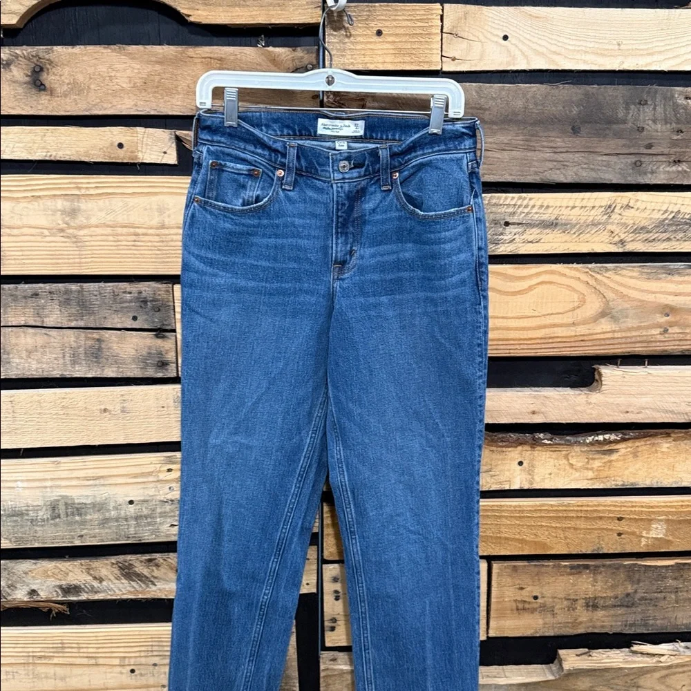 Abercrombie & Fitch Curve Love The‎ 90’s Straight Mid Rise Jeans Size 27/4 Reg